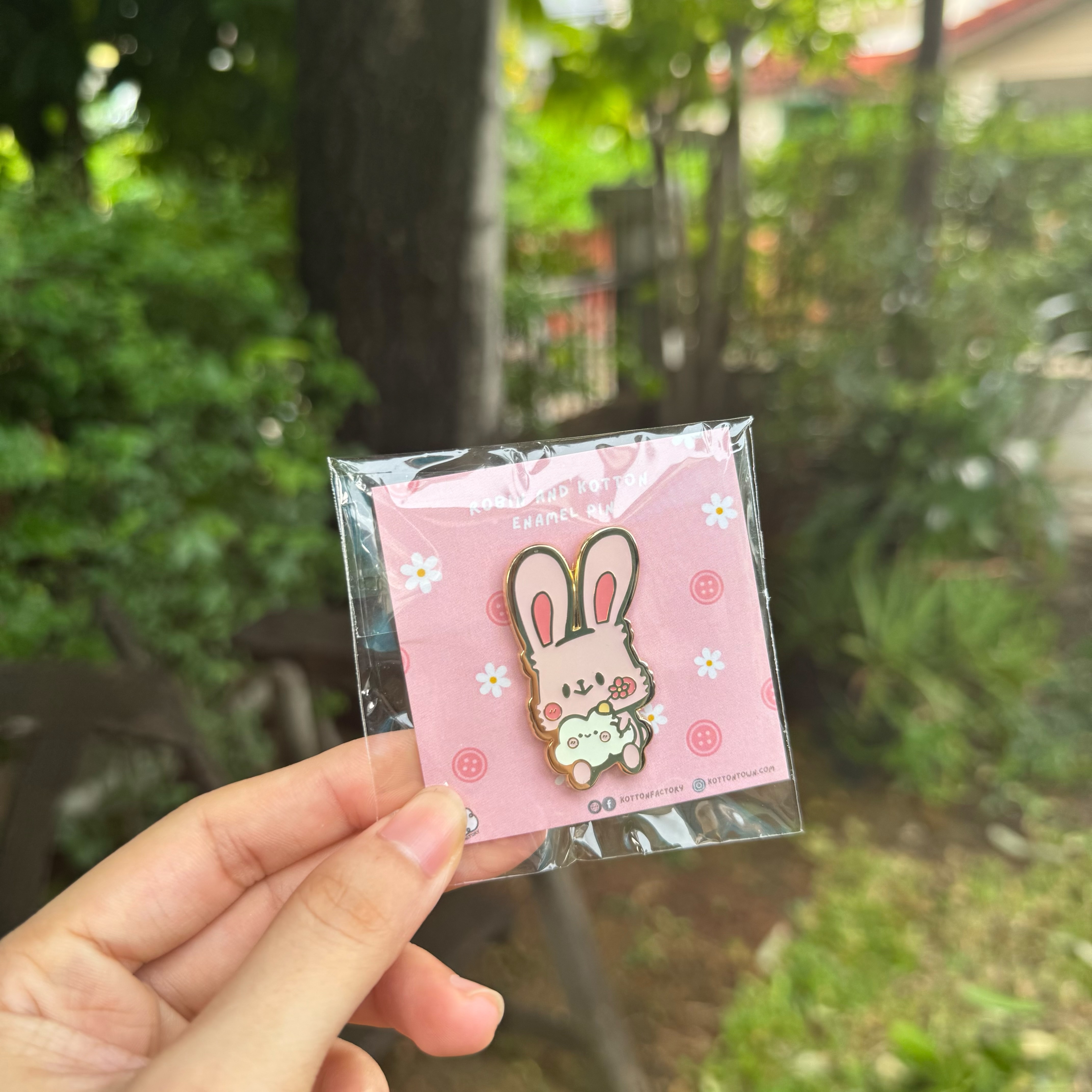 Robin and Kotton Enamel Pin 